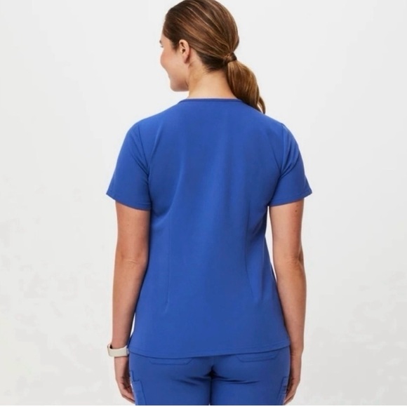 Figs Casma Scrub Top 3-Pocket Royal Blue Size Medium - Picture 7 of 9